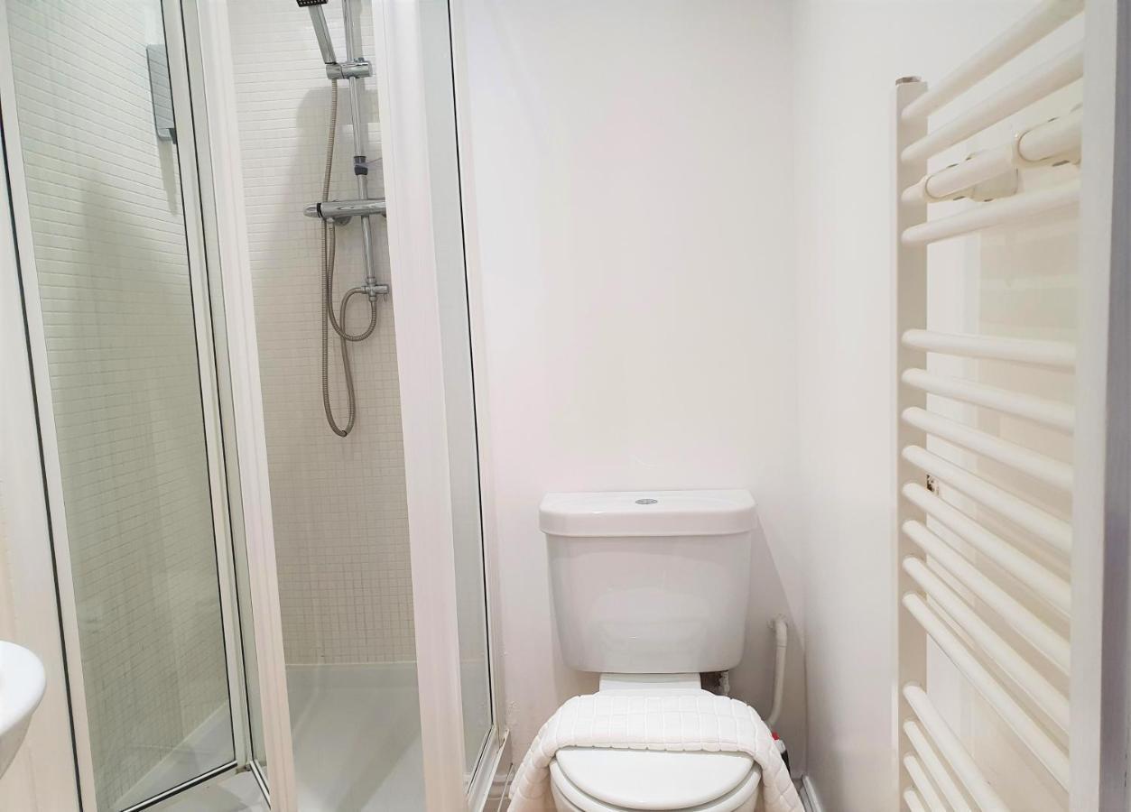 Old Town West - Newly Refurbished Apartment Swindon